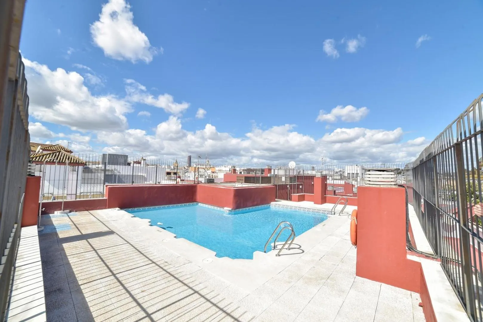 New! Contemporary With Pool And Parking Included Apartment Seville Spain